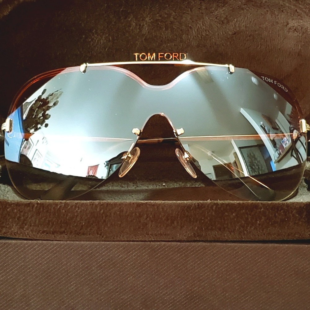 Tom Ford Unisex Sunglasses Pink Gradient Lens Gold - Picture 1 of 5